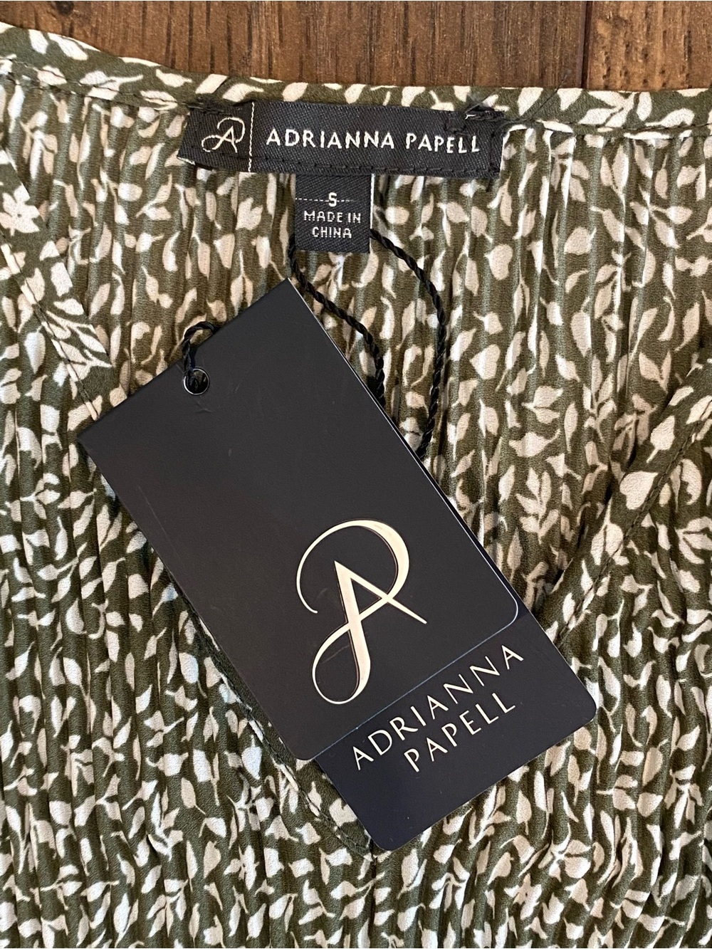 NWT Adrianna Papell Olive Green and White V-Neck Smocked Peplum Top - Picture 3 of 8